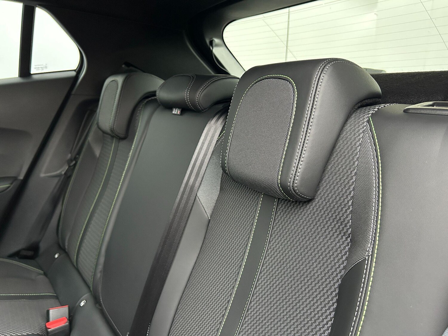 Used Peugeot E-2008 2023 for sale - 76398353: Photo 25