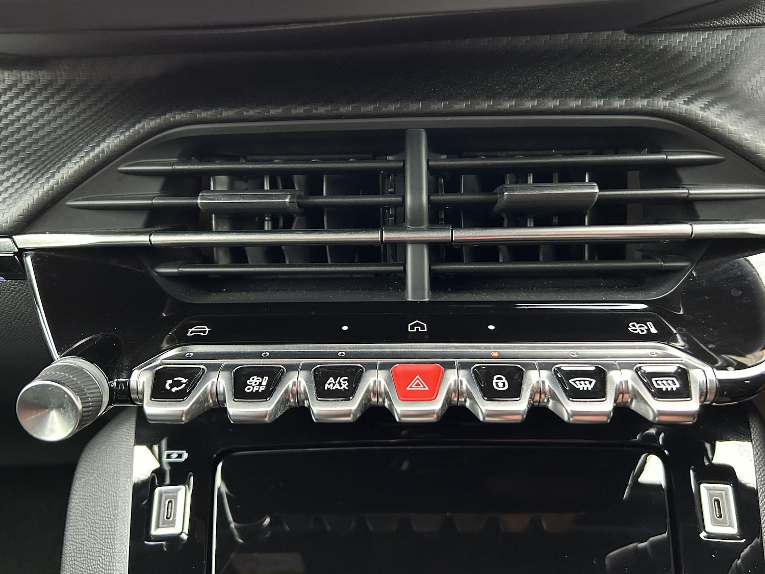 Used Peugeot E-2008 2023 for sale - 76398353: Photo 27