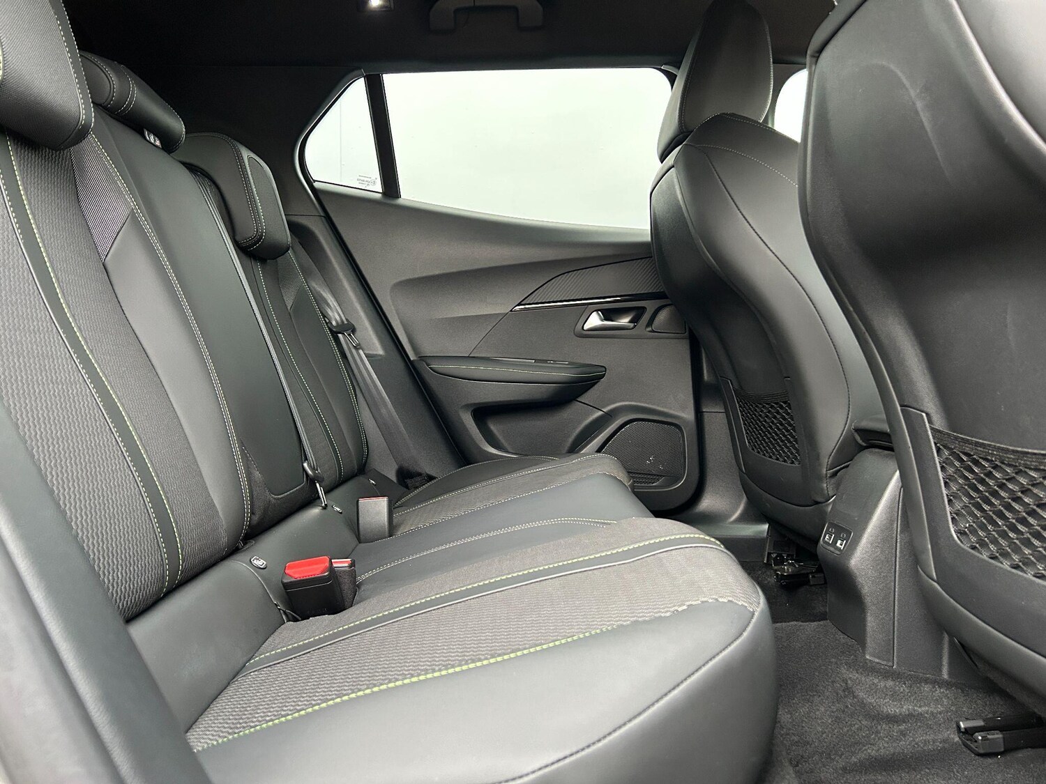 Used Peugeot E-2008 2023 for sale - 76398353: Photo 32