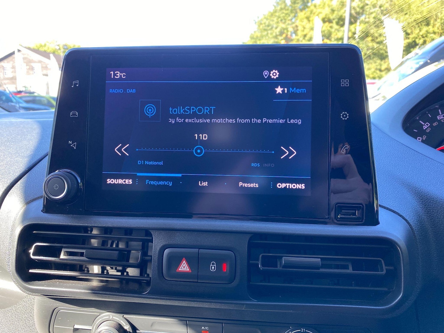 Used Peugeot Partner 2022 for sale - 75964539: Photo 11