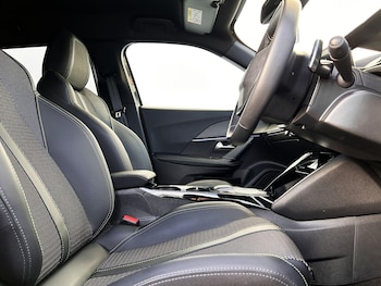 Used Peugeot 2008 2025 for sale - 77191384: Photo