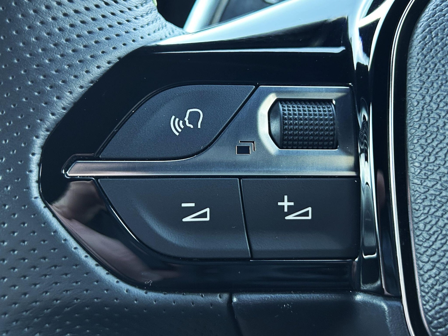 Used Peugeot 2008 2025 for sale - 77191384: Photo 40