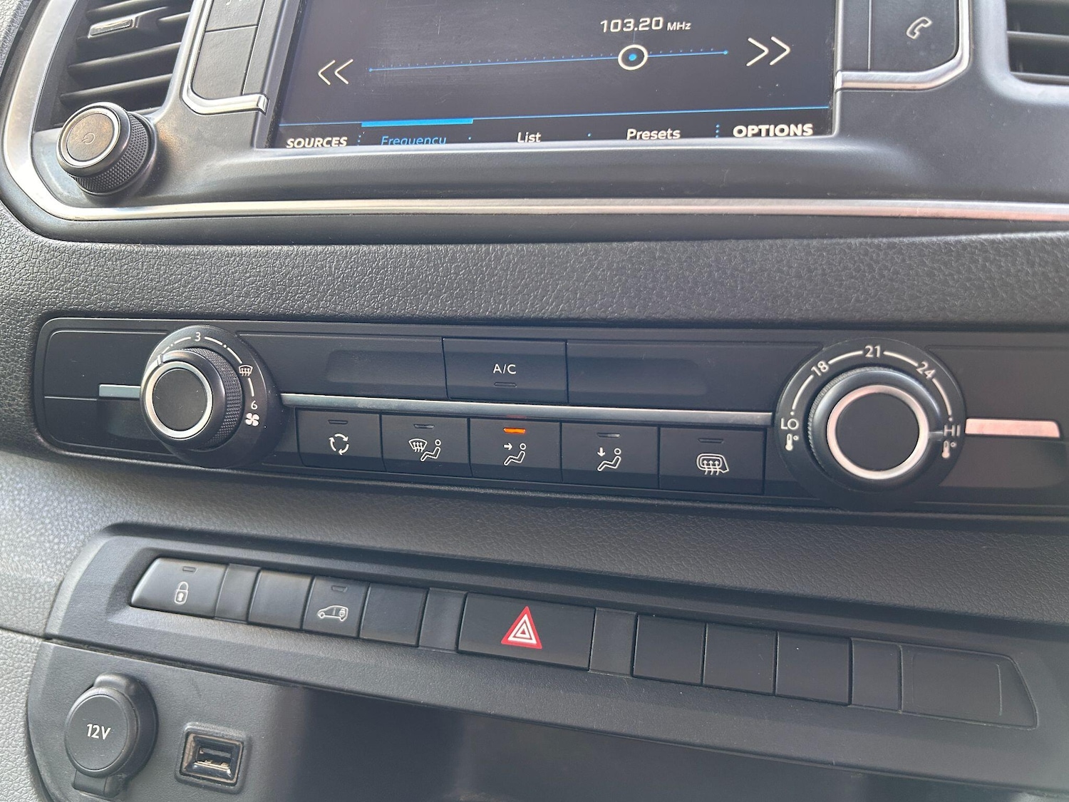 Used Peugeot Expert 2022 for sale - 77279279: Photo 11