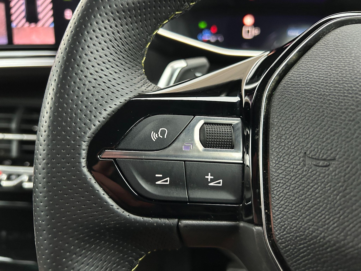 Used Peugeot 2008 2023 for sale - 77091120: Photo 39