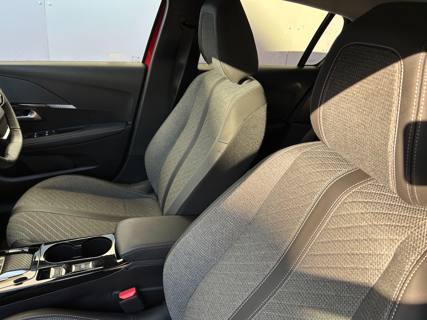 Used Peugeot E-208 2024 for sale - 76549943: Photo 17