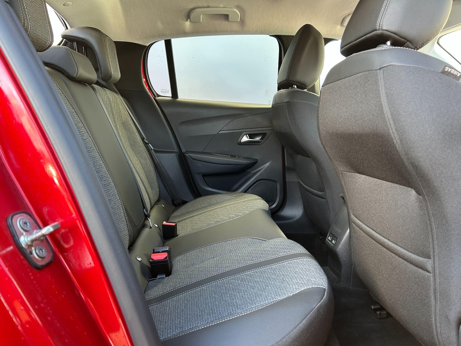 Used Peugeot E-208 2024 for sale - 76549943: Photo 28