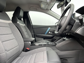 Used Citroen e-C4 2023 for sale - 77738418: Photo