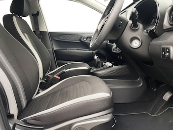 Used Hyundai i10 2025 for sale - 76259546: Photo 4