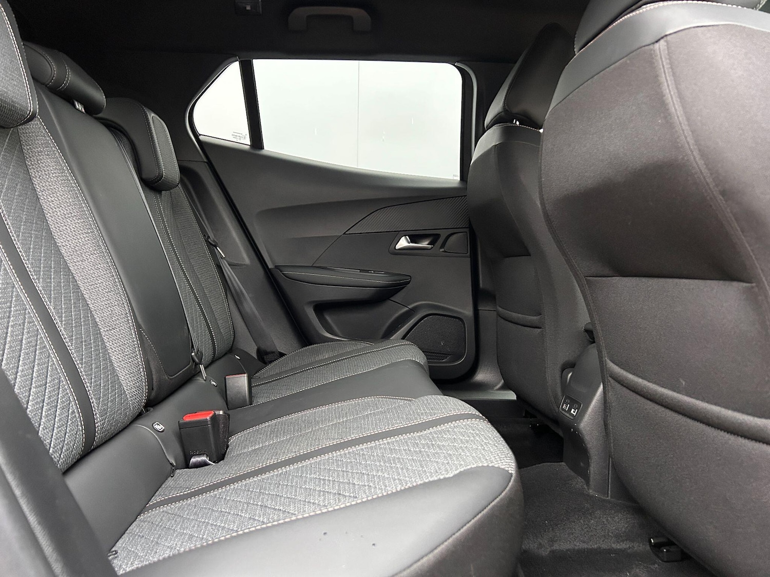 Used Peugeot 2008 2024 for sale - 77091339: Photo 33