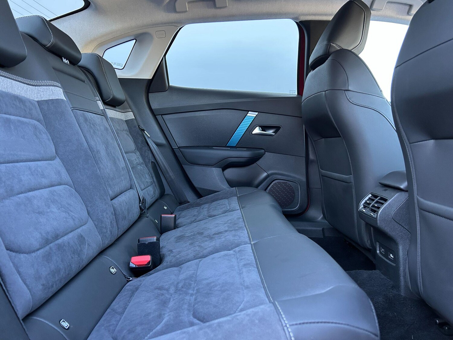 Used Citroen e-C4 X 2023 for sale - 76398682: Photo 17