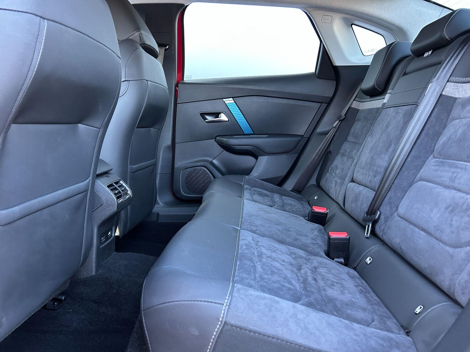 Used Citroen e-C4 X 2023 for sale - 76398682: Photo 26