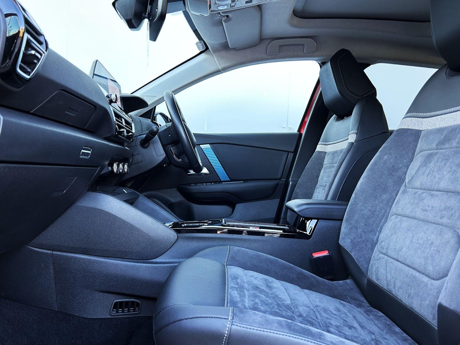 Used Citroen e-C4 X 2023 for sale - 76398682: Photo 30