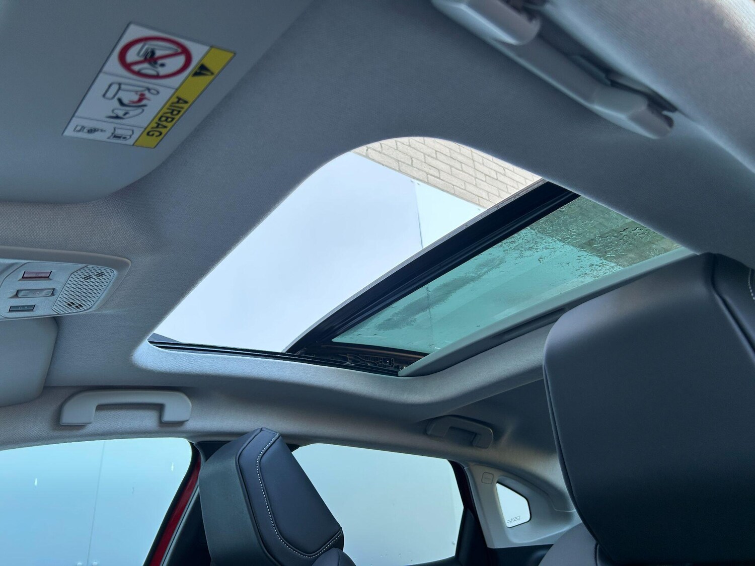 Used Citroen e-C4 X 2023 for sale - 76398682: Photo 34