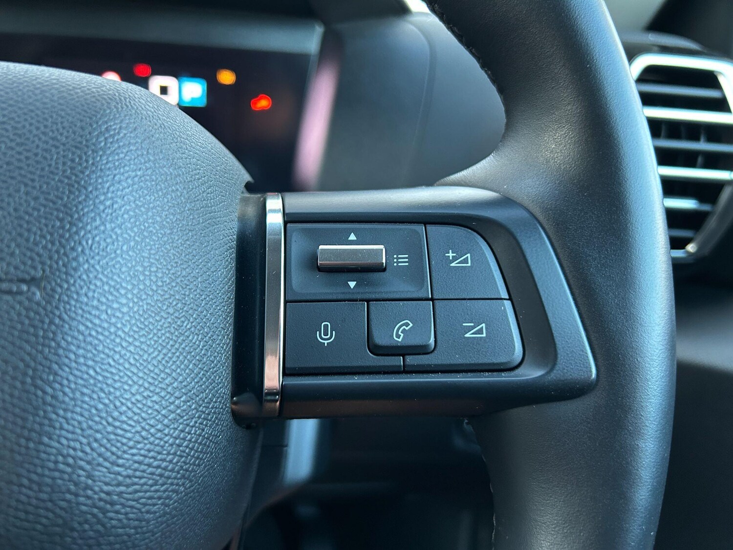 Used Citroen e-C4 X 2023 for sale - 76398682: Photo 44