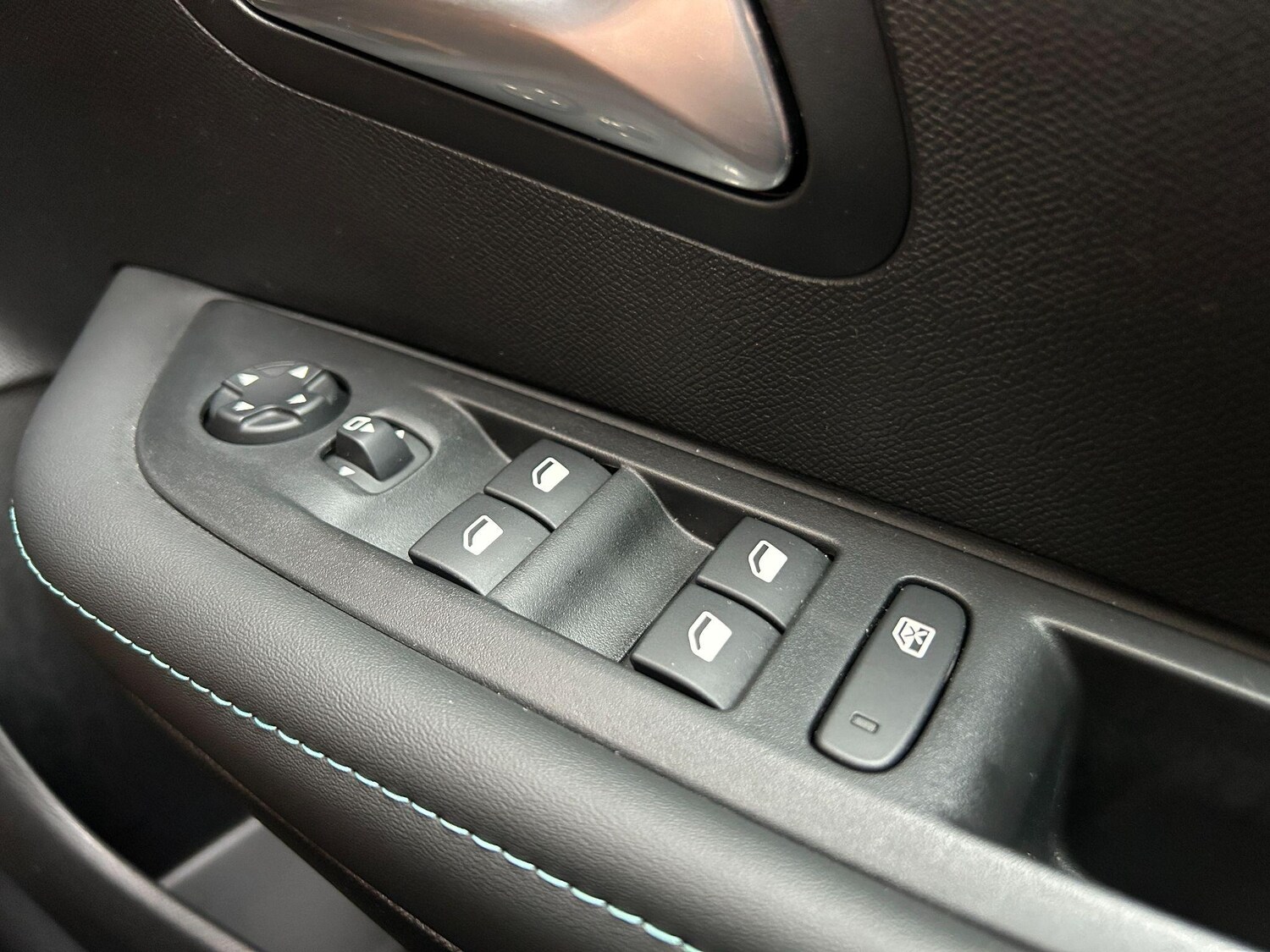 Used Peugeot E-208 2024 for sale - 76397960: Photo 28