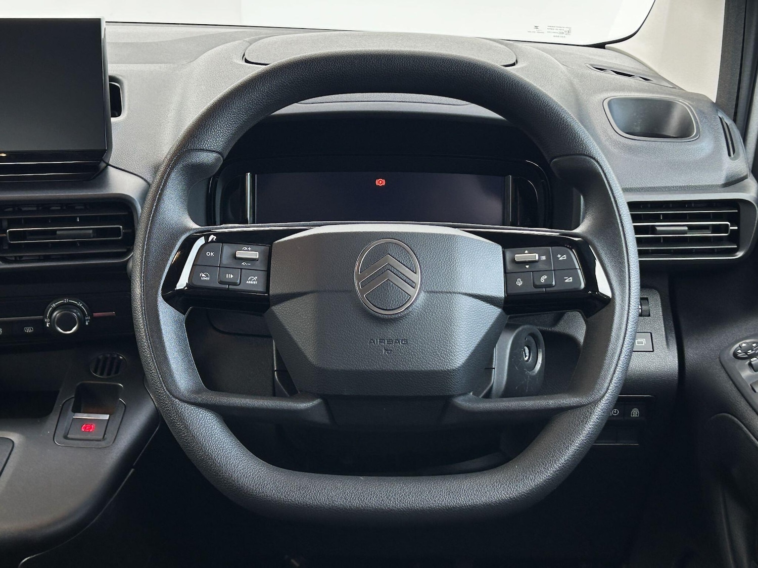 Used Citroen Berlingo 2024 for sale - 76714332: Photo 27