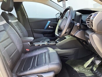 Used Citroen e-C4 2022 for sale - 75326982: Photo
