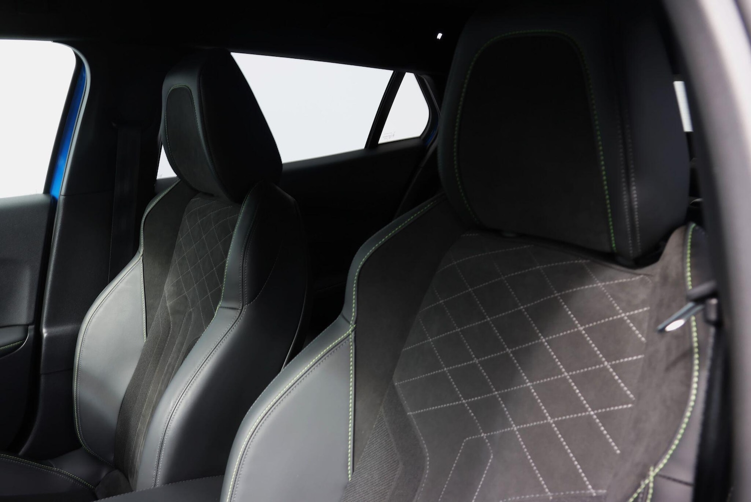Used Peugeot E-2008 2024 for sale - 76060604: Photo 18
