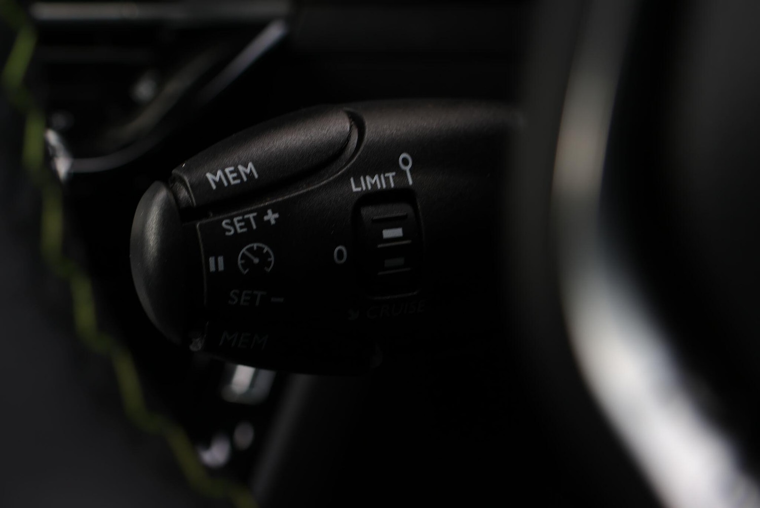 Used Peugeot E-2008 2024 for sale - 76060604: Photo 24