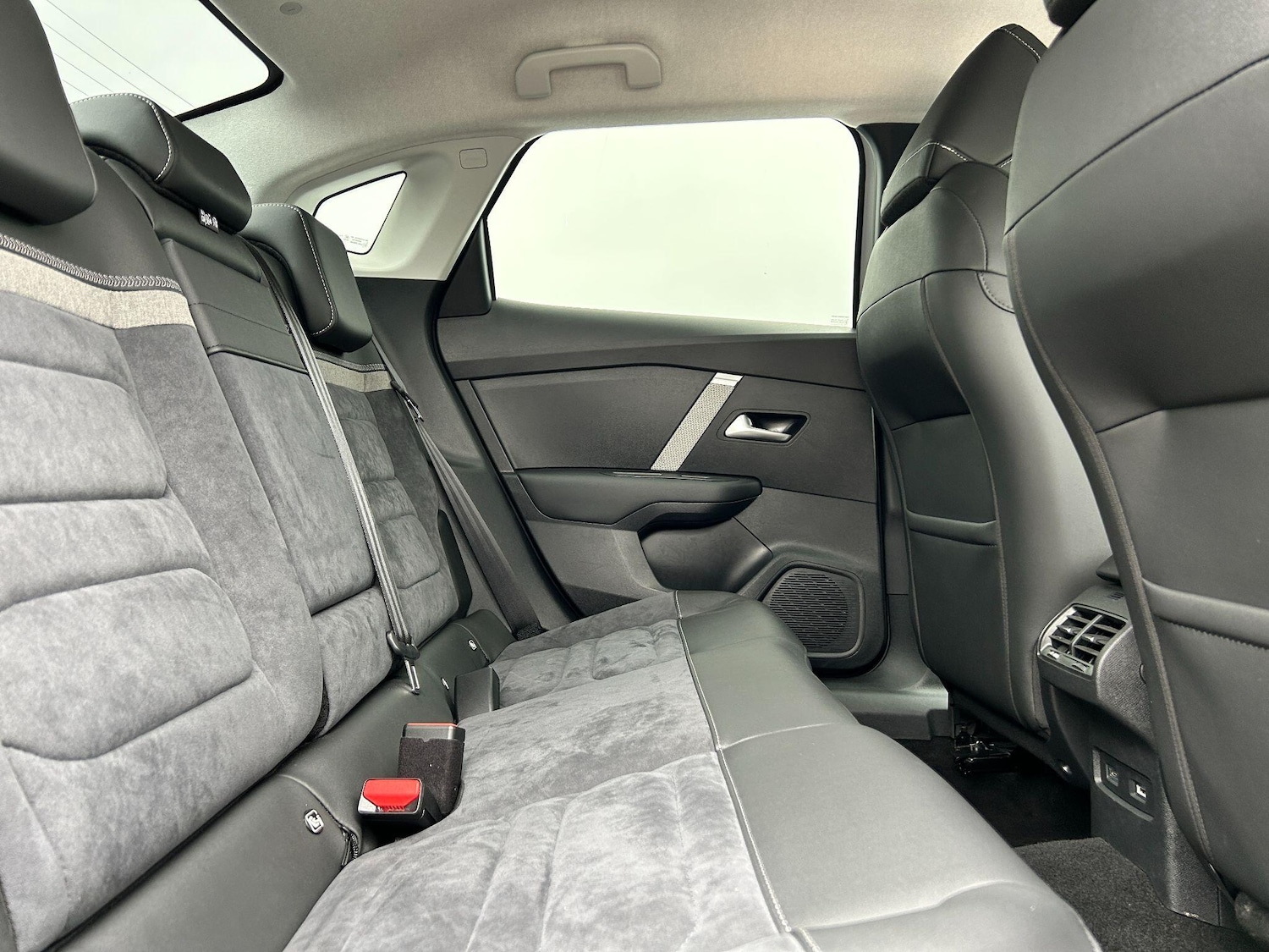 Used Citroen C4 X 2024 for sale - 77537430: Photo 34