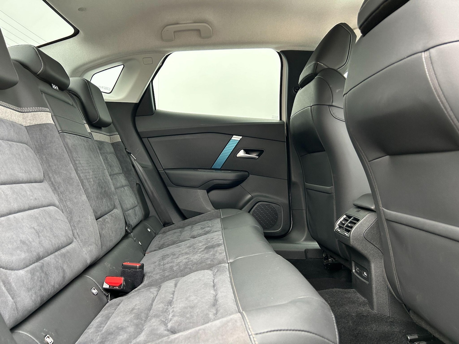 Used Citroen C4 2023 for sale - 76714151: Photo 14