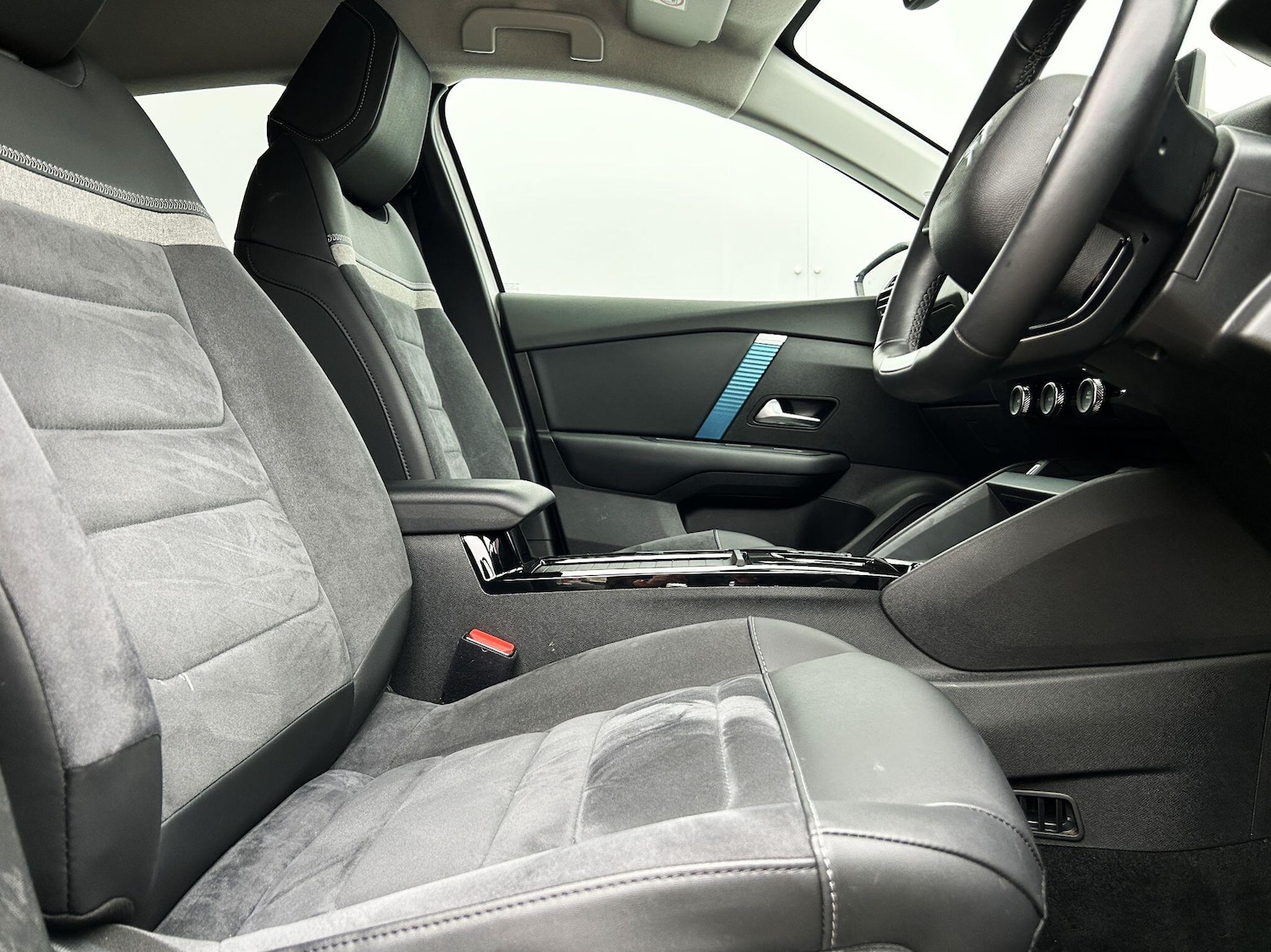 Used Citroen C4 2023 for sale - 76714151: Photo 3