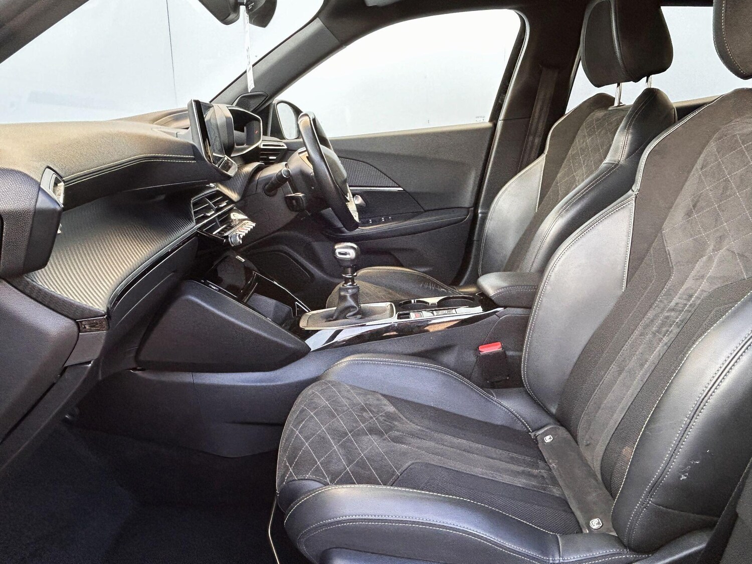 Used Peugeot 2008 2021 for sale - 76800917: Photo 17