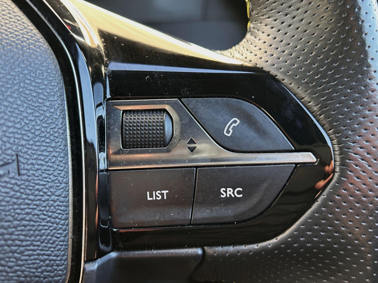 Used Peugeot 2008 2021 for sale - 76800917: Photo 37