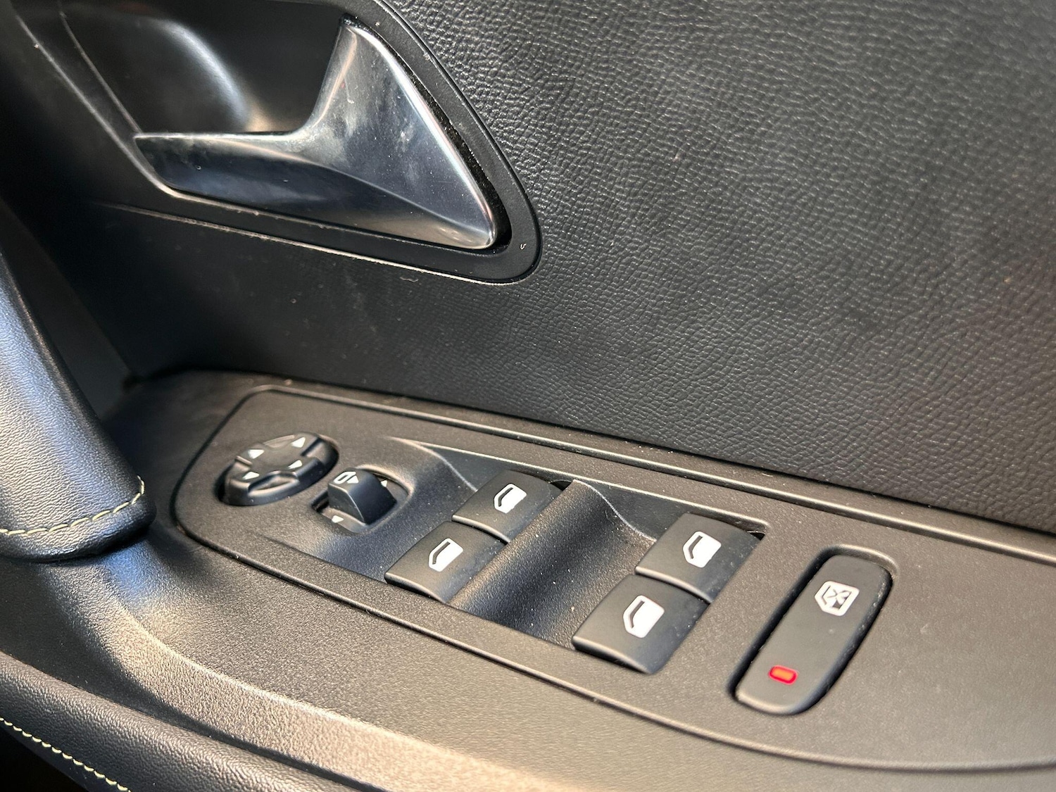 Used Peugeot 2008 2021 for sale - 76800917: Photo 39