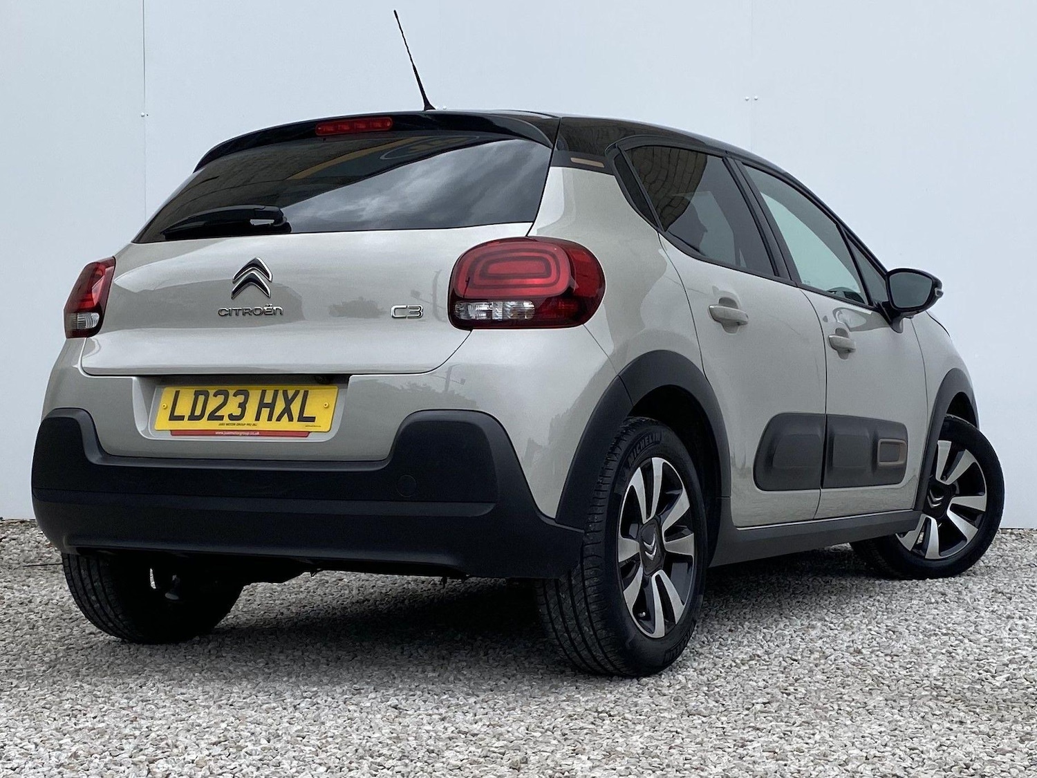 Vehicle 21