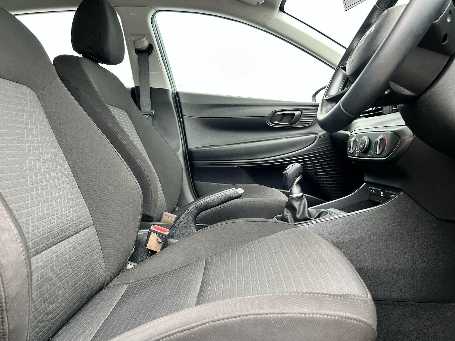 Used Hyundai i20 2023 for sale - 78100408: Photo 8