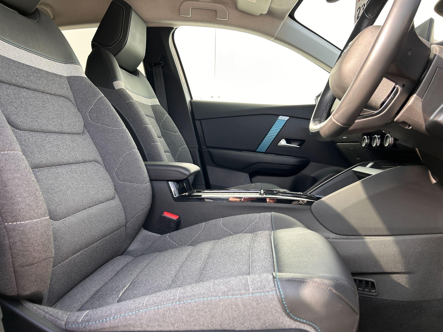 Used Citroen e-C4 2022 for sale - 77509775: Photo 8