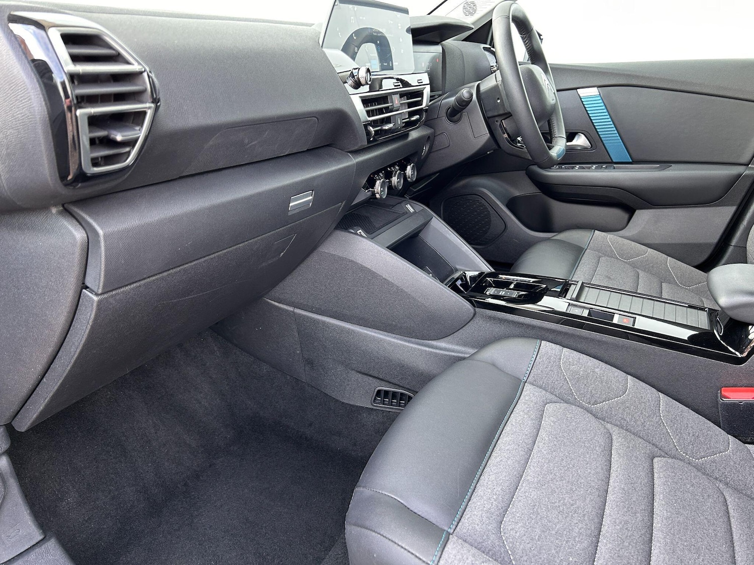 Used Citroen e-C4 2023 for sale - 77440835: Photo 15