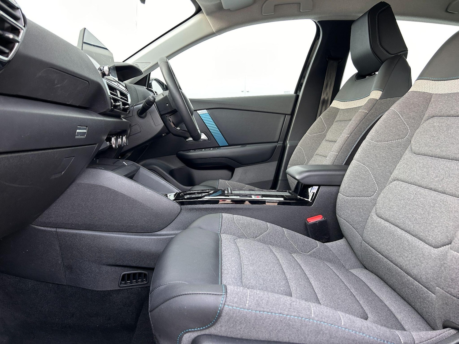 Used Citroen e-C4 2023 for sale - 77440835: Photo 16