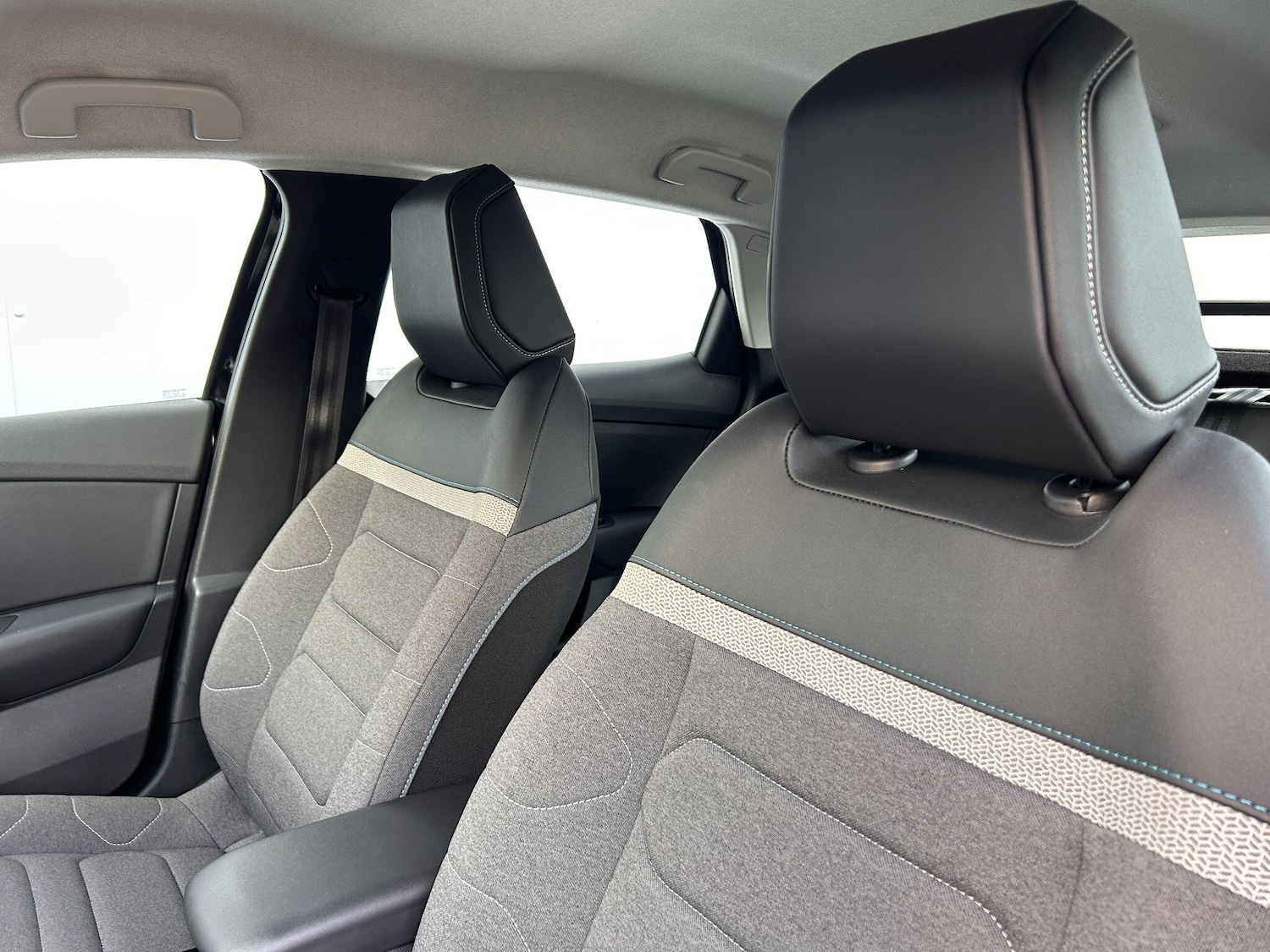 Used Citroen e-C4 2023 for sale - 77440835: Photo 17