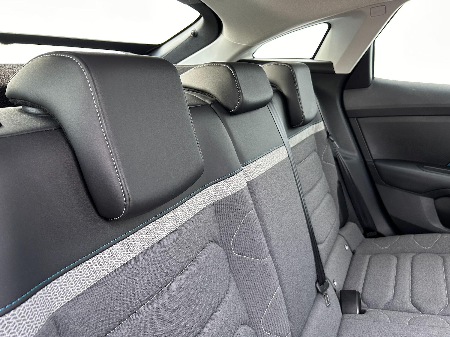 Used Citroen e-C4 2023 for sale - 77440835: Photo 27