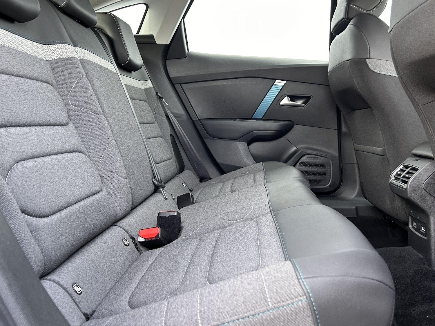 Used Citroen e-C4 2023 for sale - 77440835: Photo 28