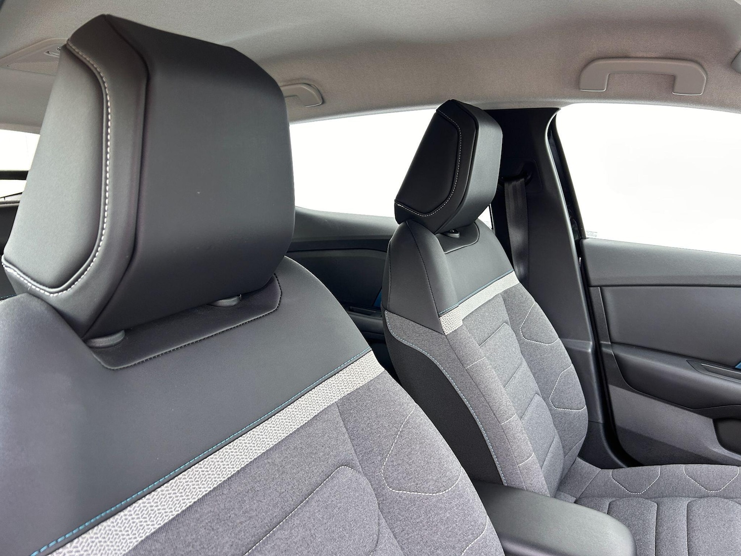 Used Citroen e-C4 2023 for sale - 77440835: Photo 7