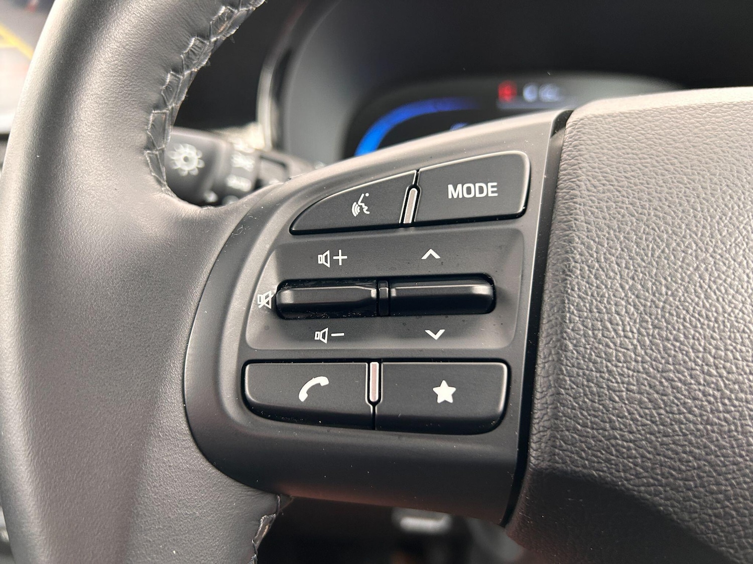 Used Hyundai i10 2023 for sale - 77119821: Photo 19