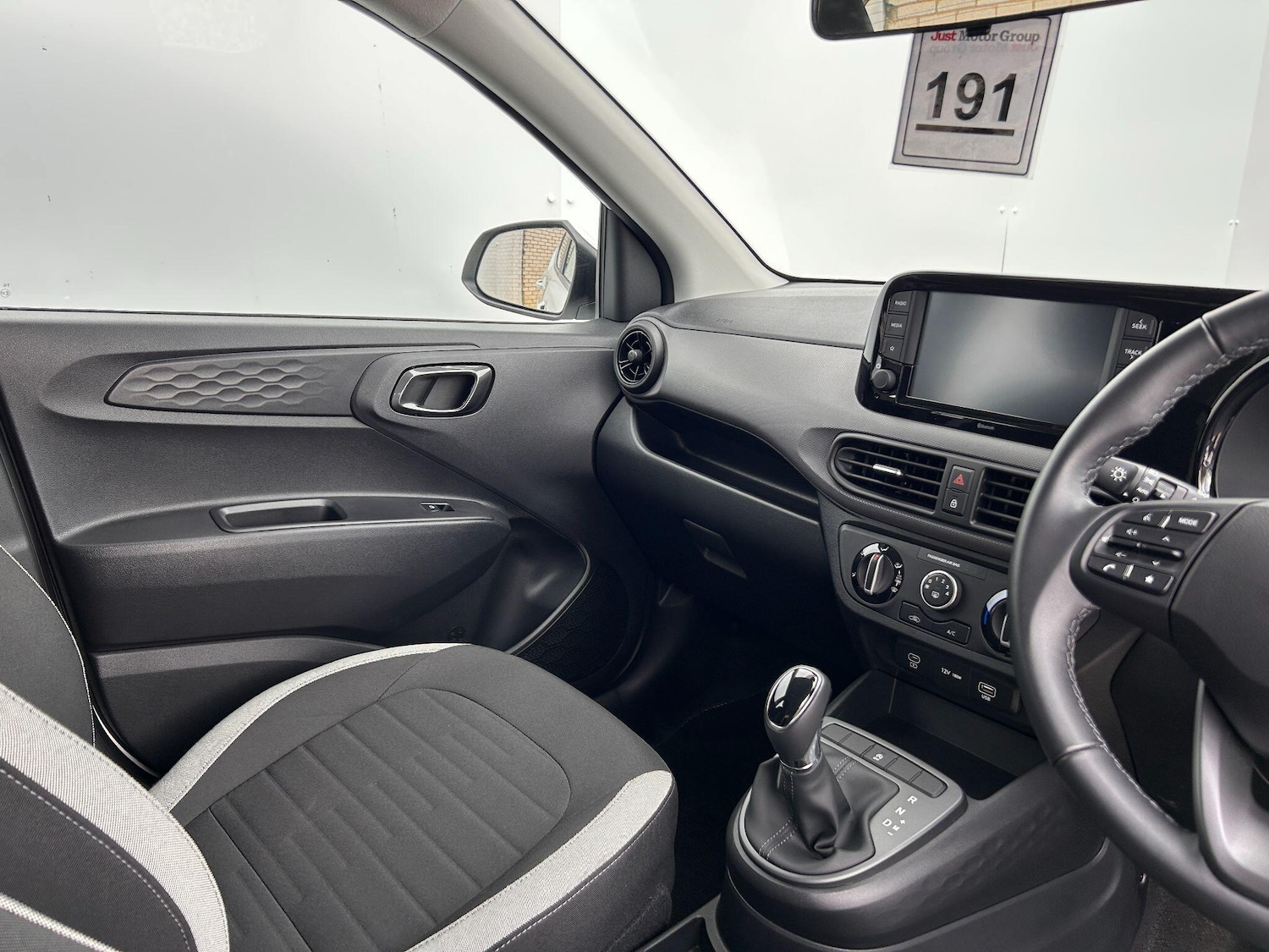 Used Hyundai i10 2023 for sale - 77119821: Photo 37