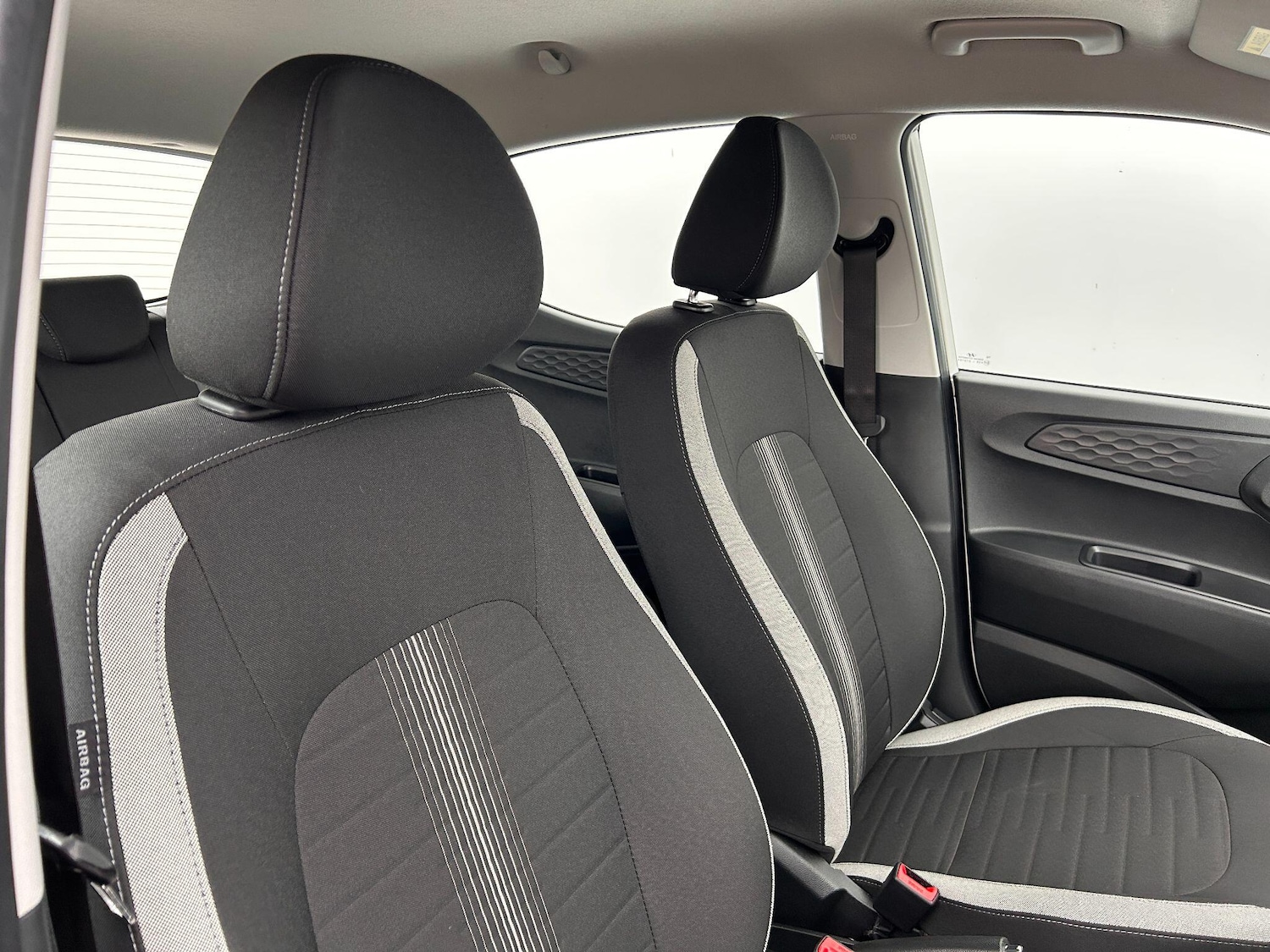 Used Hyundai i10 2023 for sale - 77119821: Photo 7