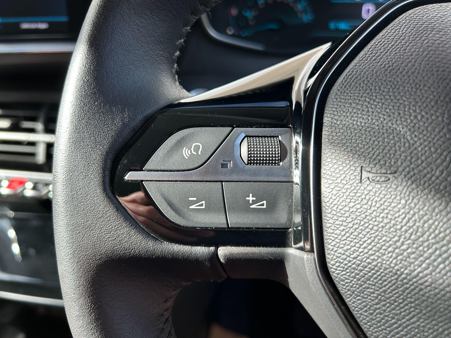 Used Peugeot E-208 2024 for sale - 76360616: Photo 20