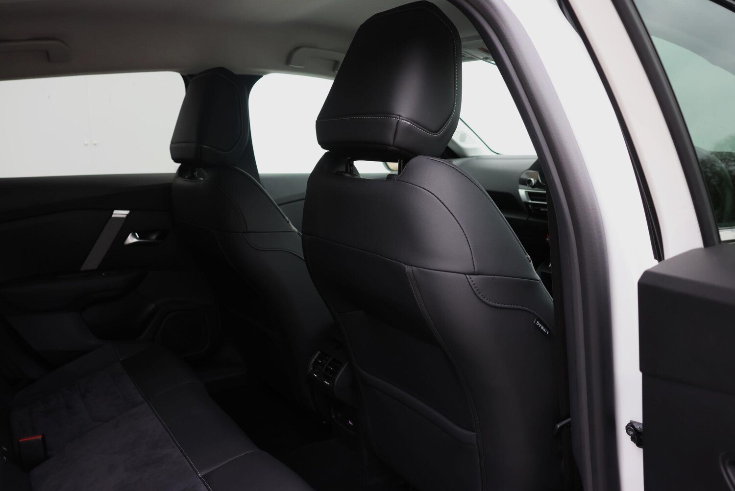 Used Citroen e-C4 2024 for sale - 76200294: Photo 42