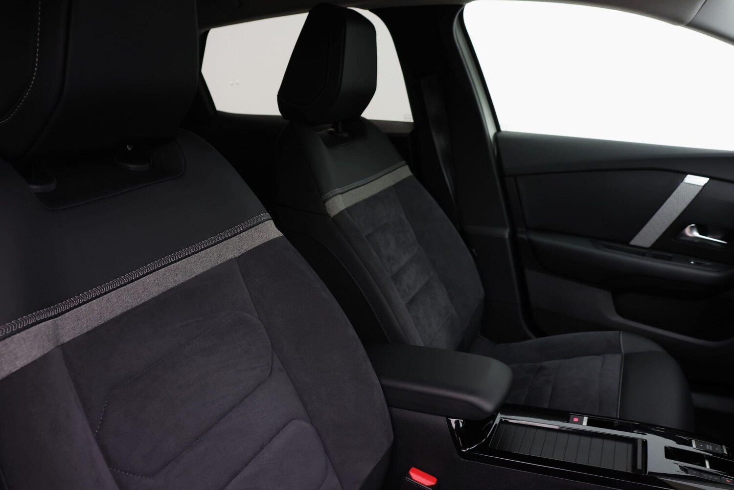 Used Citroen e-C4 2024 for sale - 76200294: Photo 43