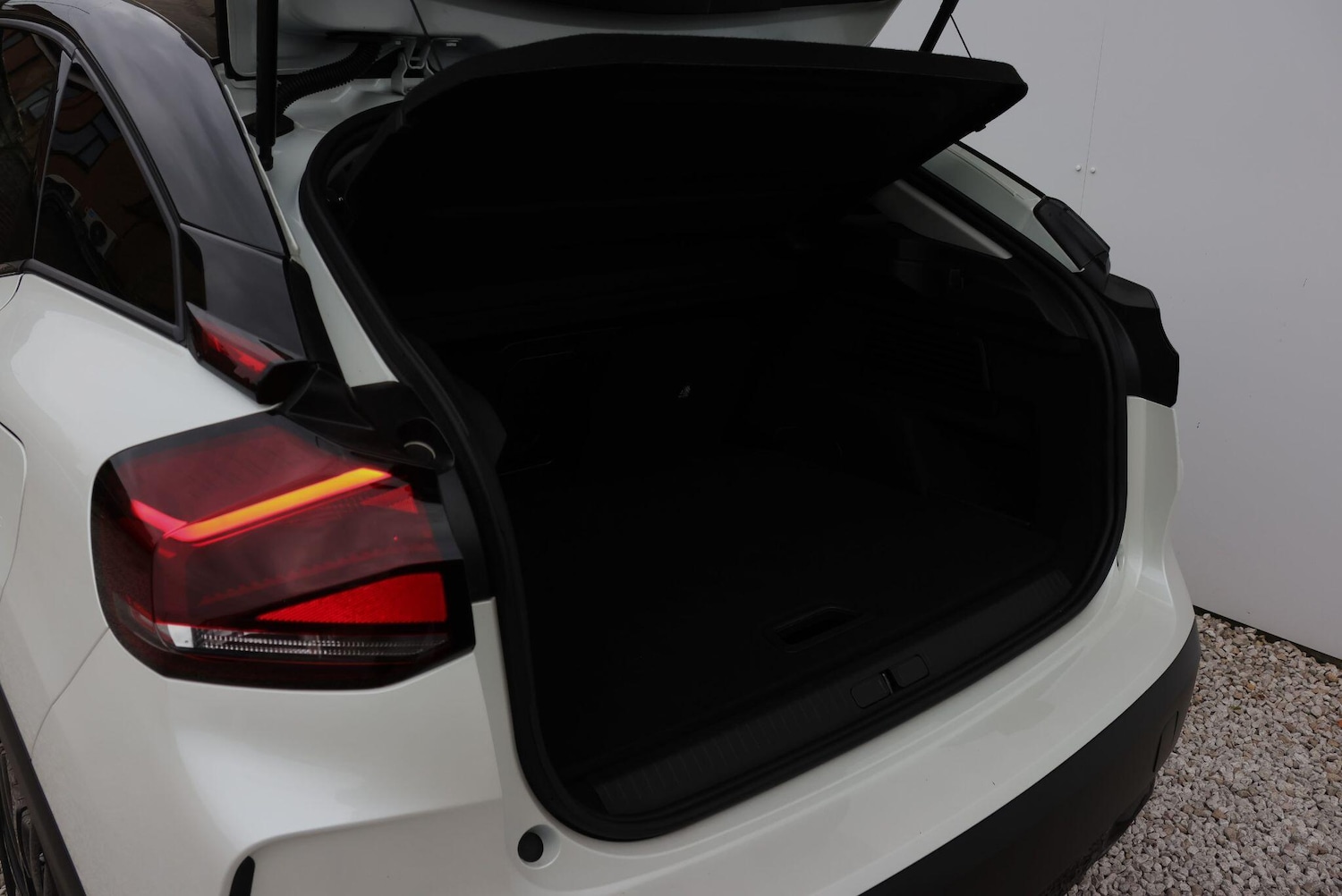 Used Citroen e-C4 2024 for sale - 76200294: Photo 9