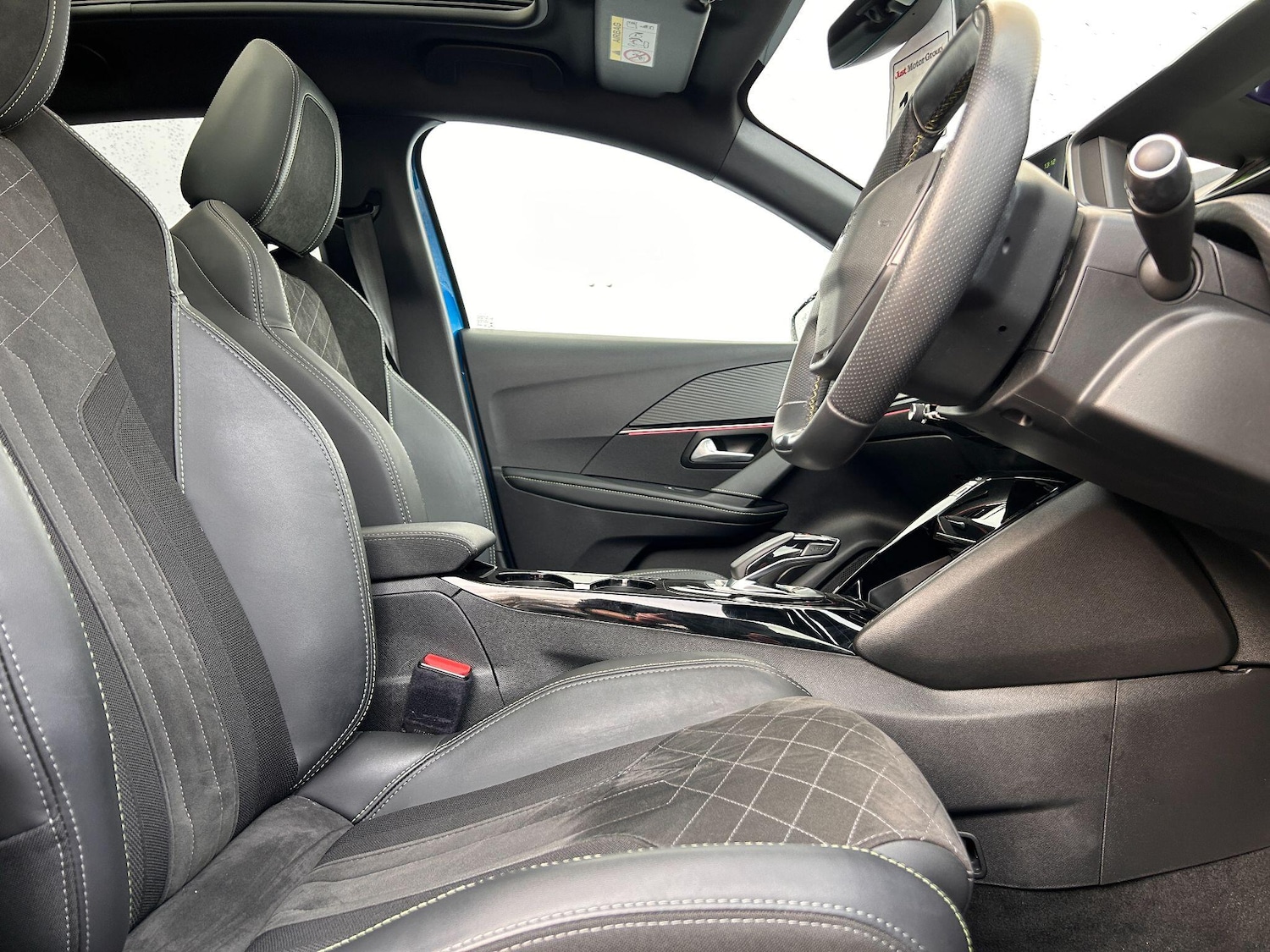 Used Peugeot E-208 2021 for sale - 76657898: Photo 5