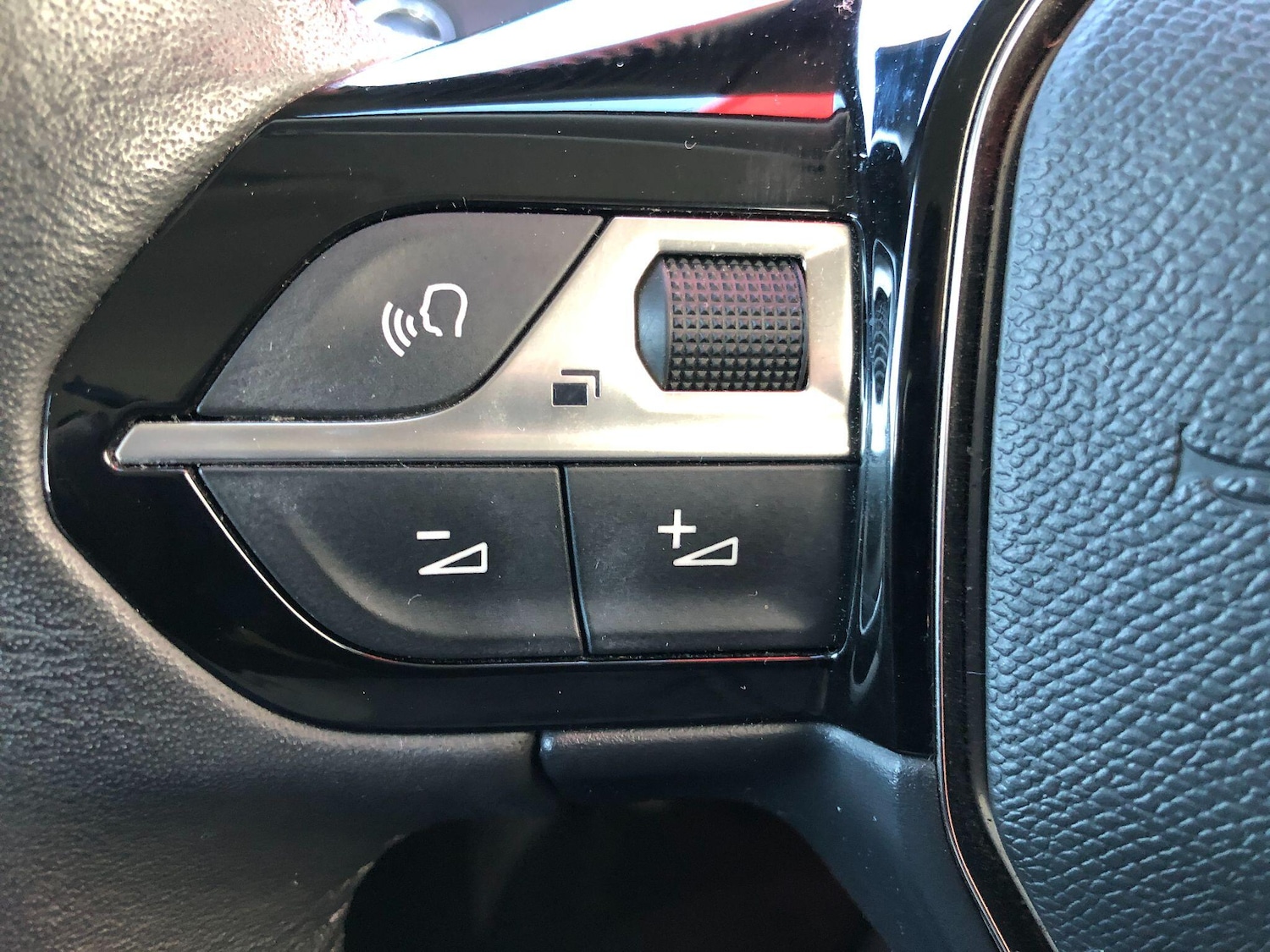 Used Peugeot 2008 2022 for sale - 76689959: Photo 30