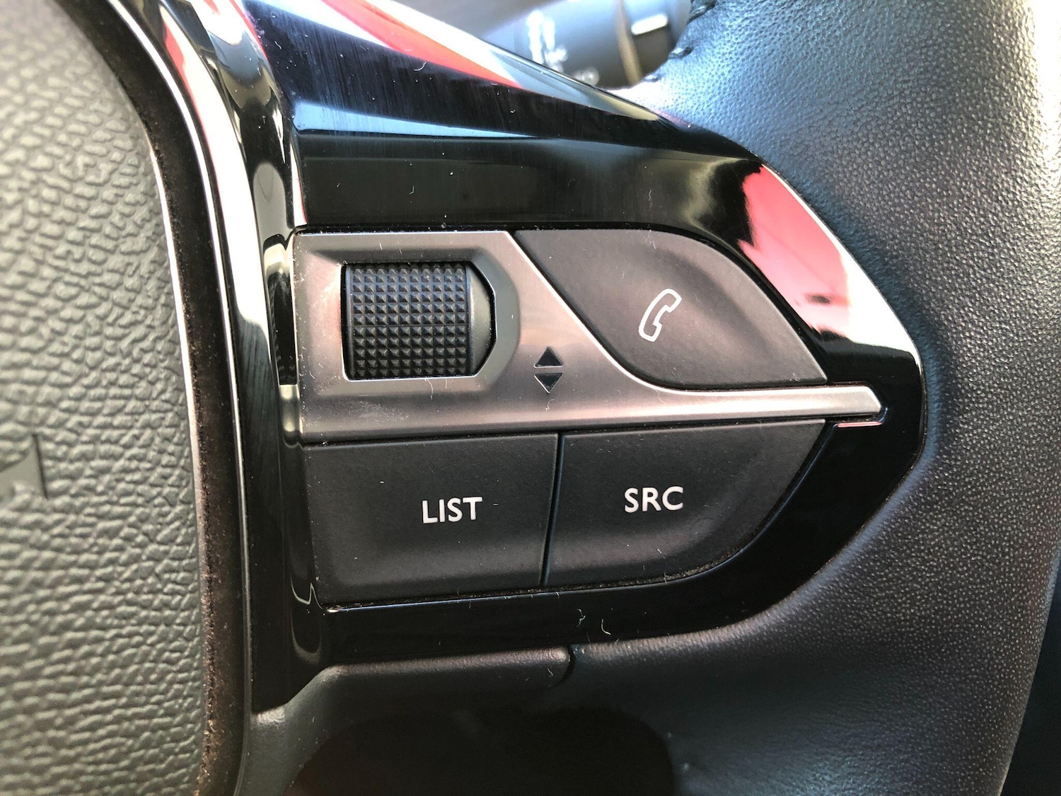 Used Peugeot 2008 2022 for sale - 76689959: Photo 31