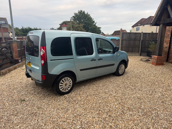 Used Renault Kangoo 2010 for sale - 75638536: Photo 2