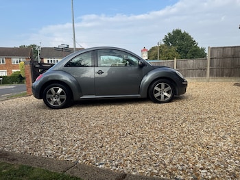 Used Volkswagen Beetle 2011 for sale - 75753570: Photo